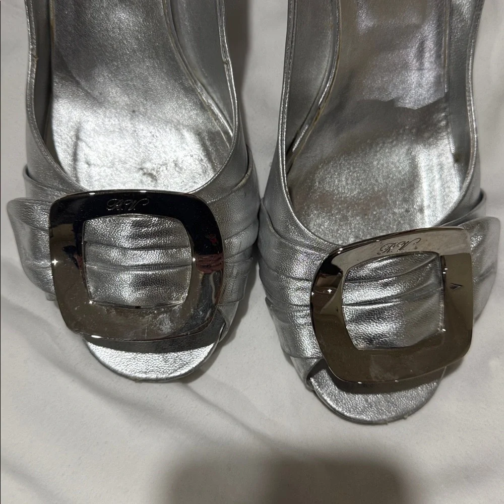 Roger Vivier Metallic Silver Heels with Buckle - Picture 5 of 10
